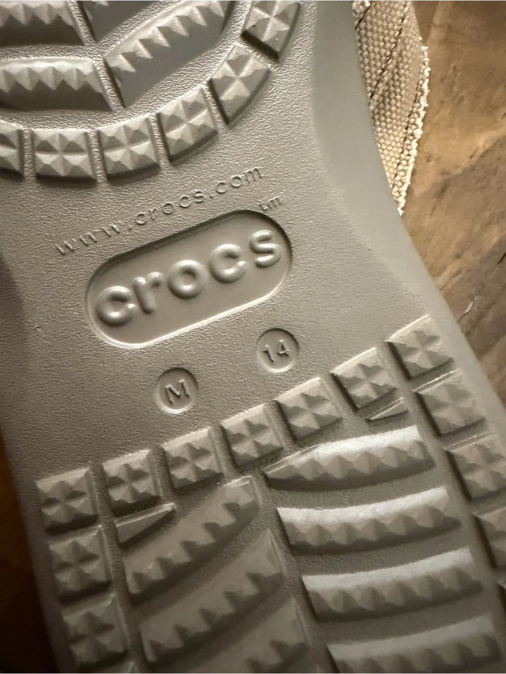 Crocs Santa Cruz Canvas Flip-Flops in khaki mens flip flops new size 14